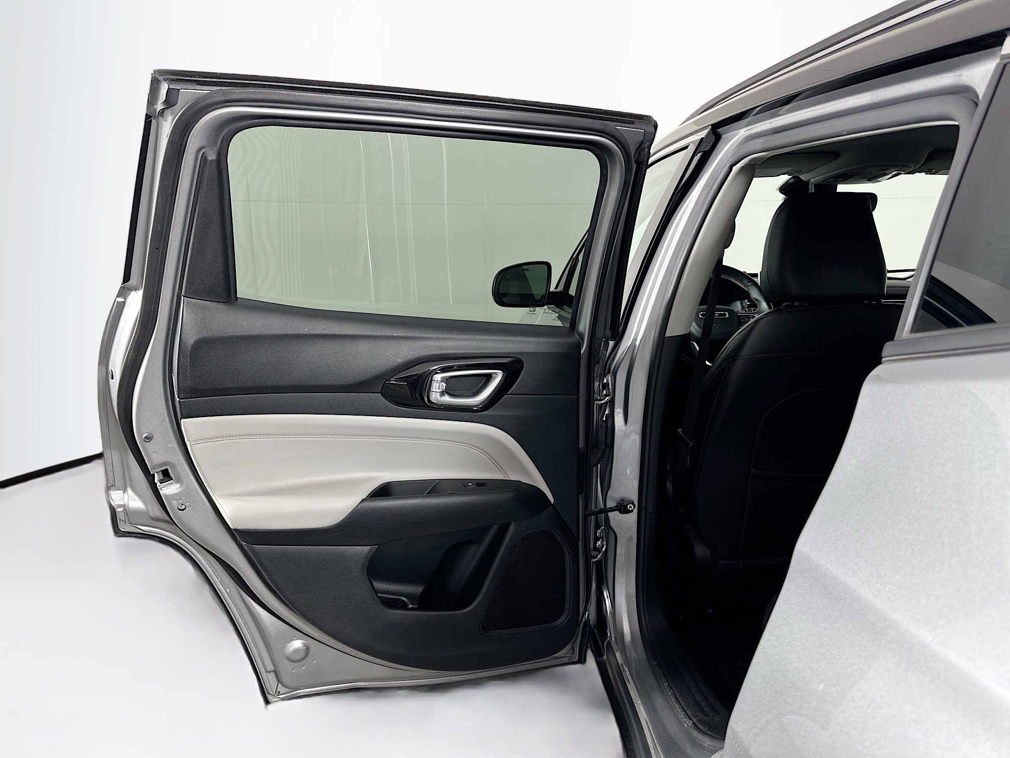 Used 2022 Jeep Compass Limited image 25