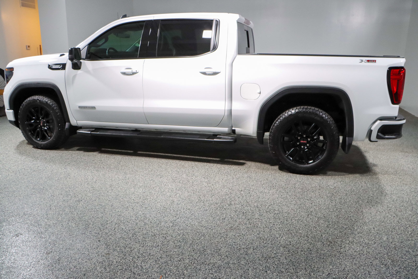 Used 2025 GMC Sierra 1500 Elevation w/ Elevation Premium Package image 10