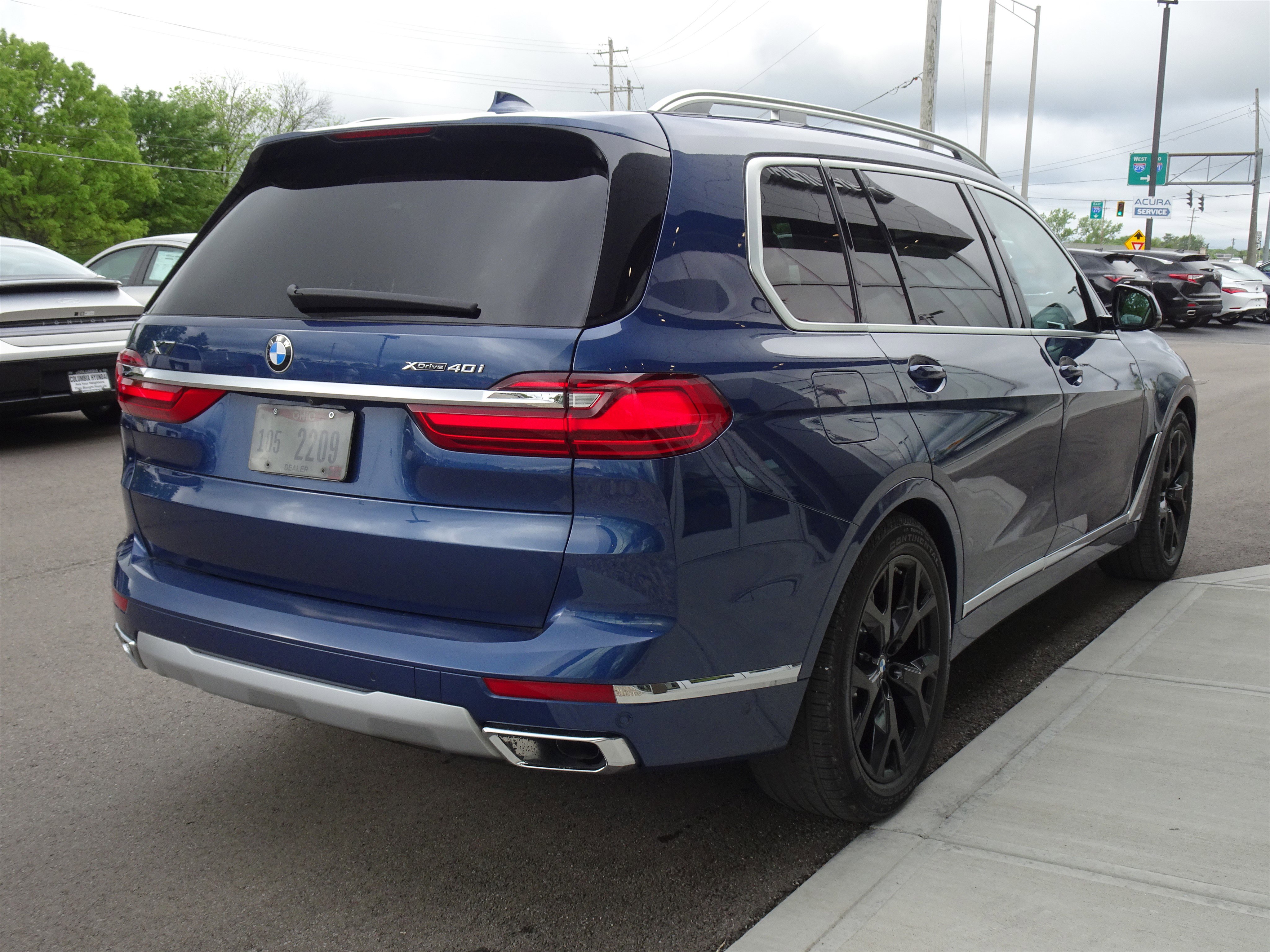 Used 2022 BMW X7 xDrive40i w/ Premium Package image 5