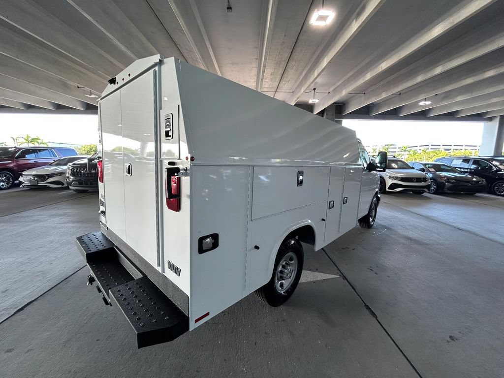 New 2026 Chevrolet Express 3500 w/ Power Convenience Package RWD image 8