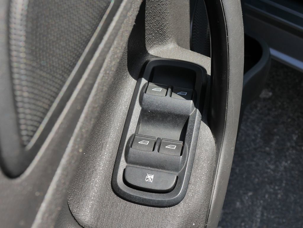 Used 2018 Ford Fiesta Titanium FWD image 20