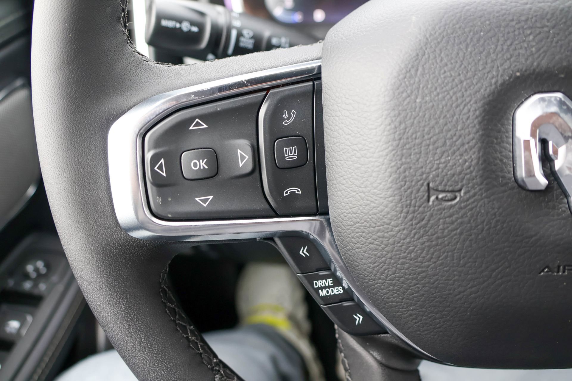 New 2026 RAM 1500 Laramie AWD/4WD image 31