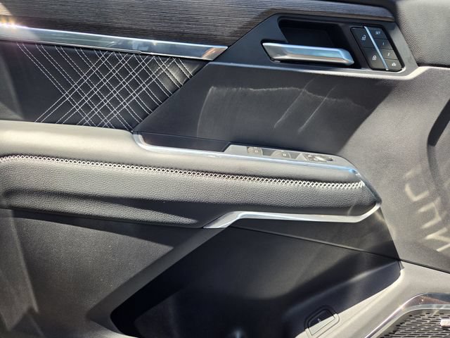 Used 2026 GMC Acadia Denali FWD image 19
