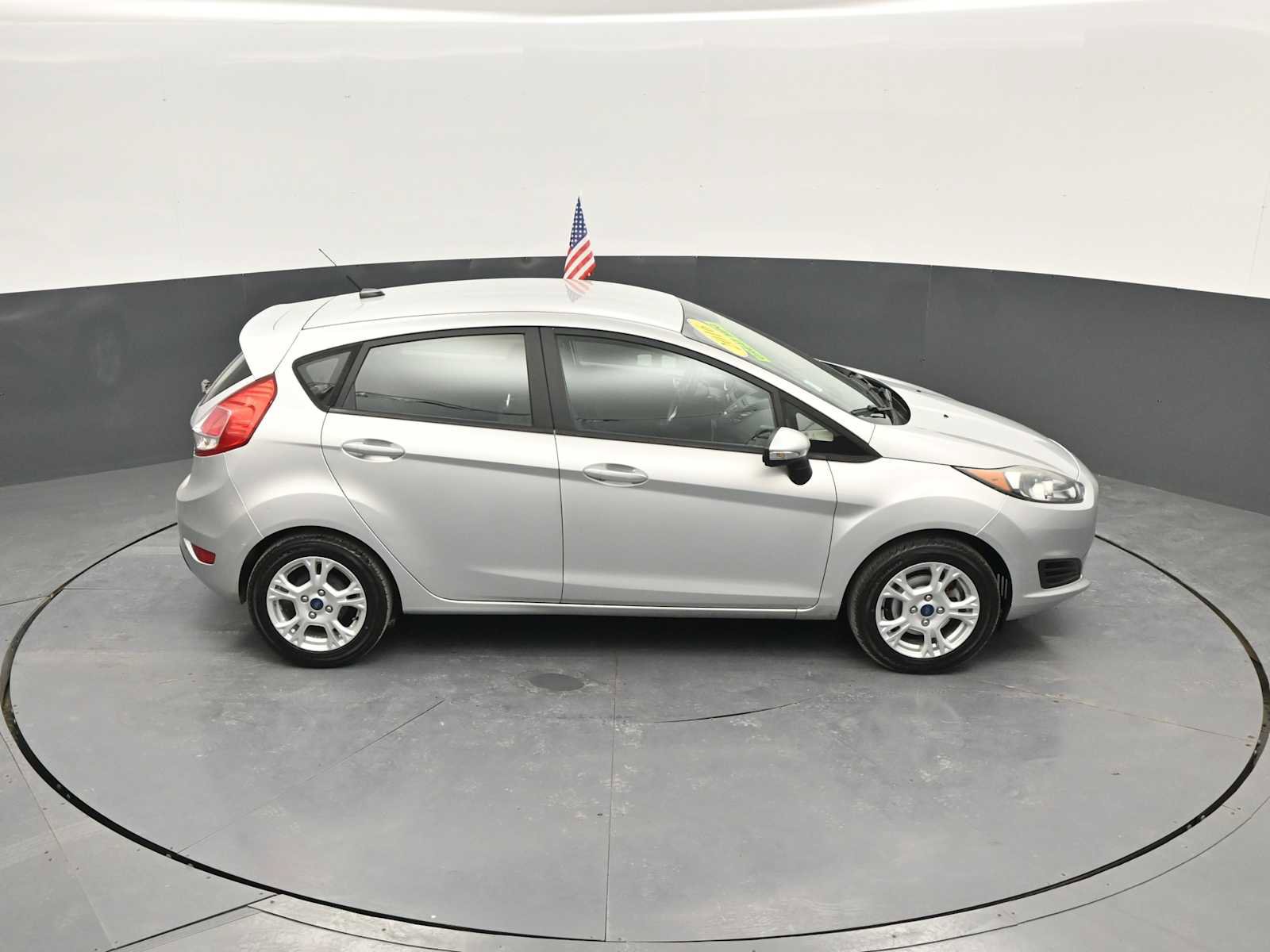 Used 2016 Ford Fiesta SE w/ Cold Weather Package FWD image 32