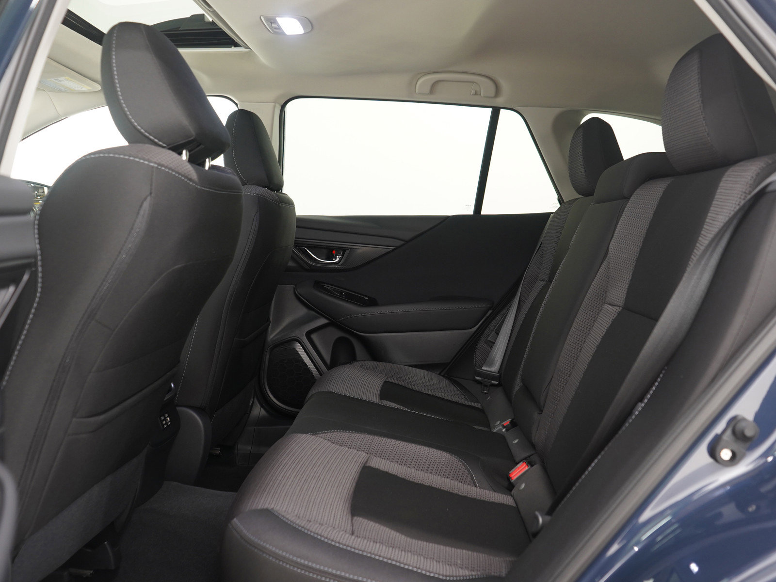 Used 2025 Subaru Outback Premium image 18