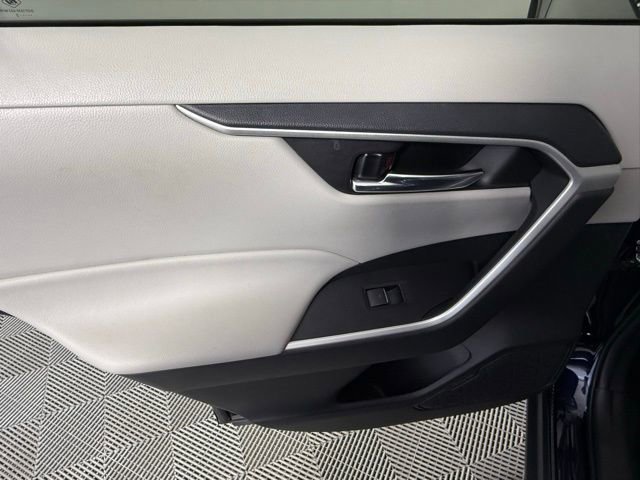 Used 2022 Toyota RAV4 XLE image 30