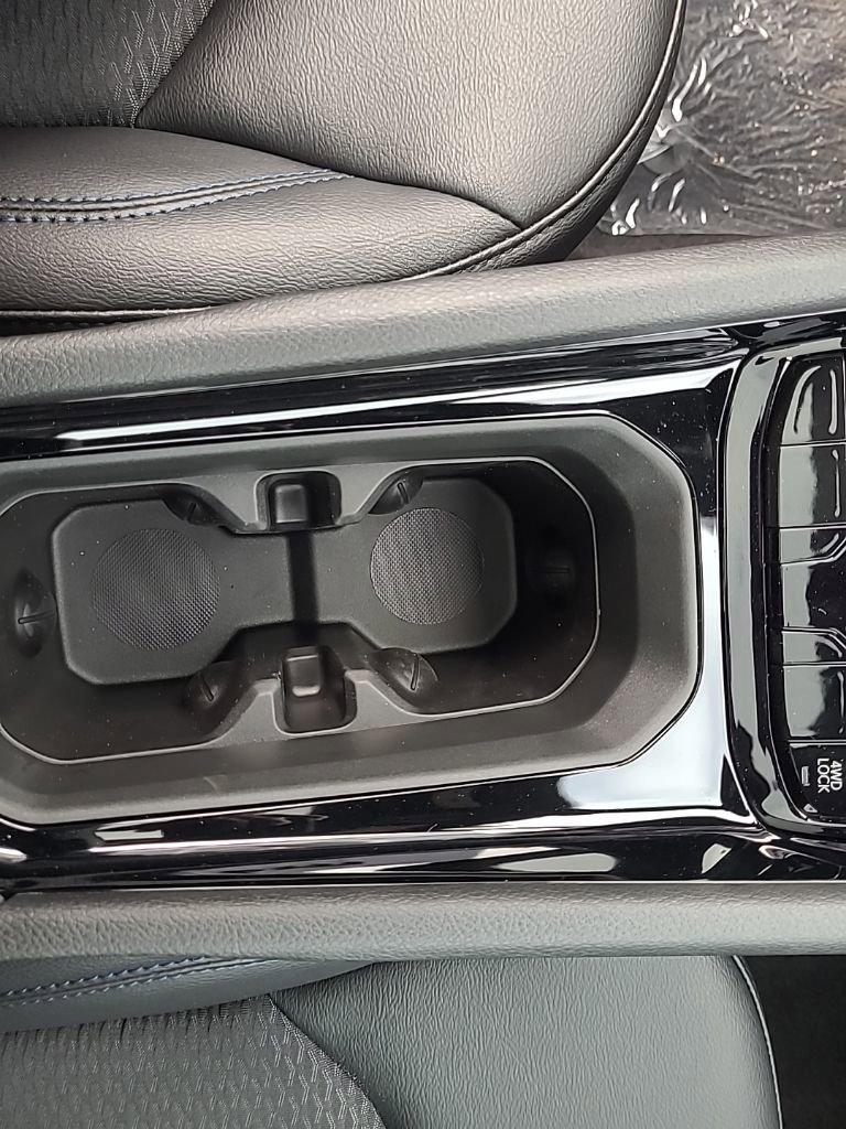 New 2026 Jeep Compass Latitude w/ Sun and Sound Group image 36