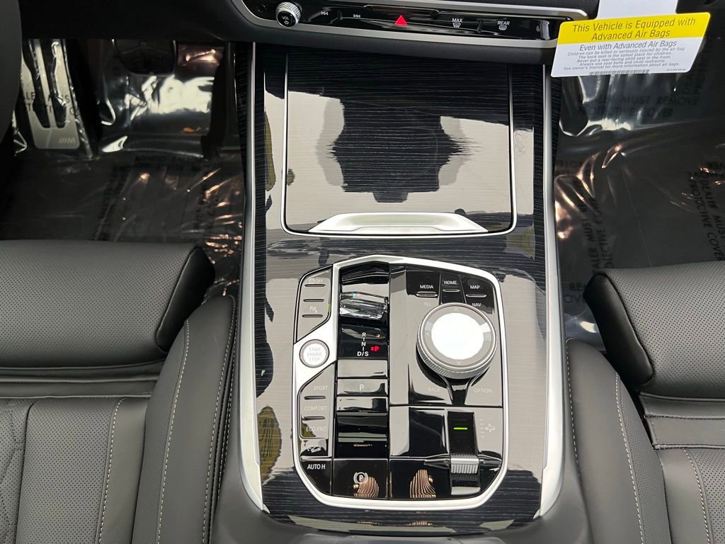 Certified 2025 BMW X7 M60i image 13