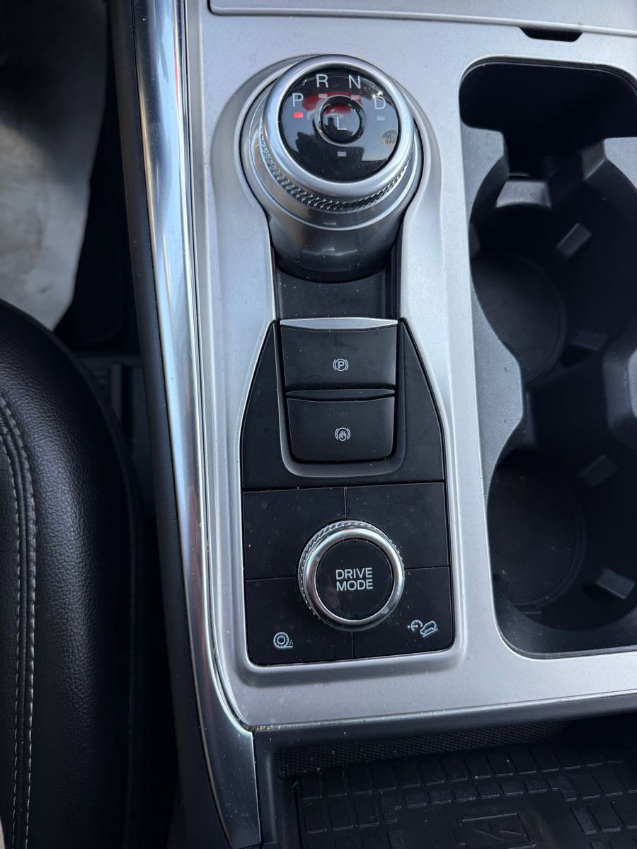 Used 2022 Ford Explorer Limited w/ Equipment Group 301A AWD/4WD image 23