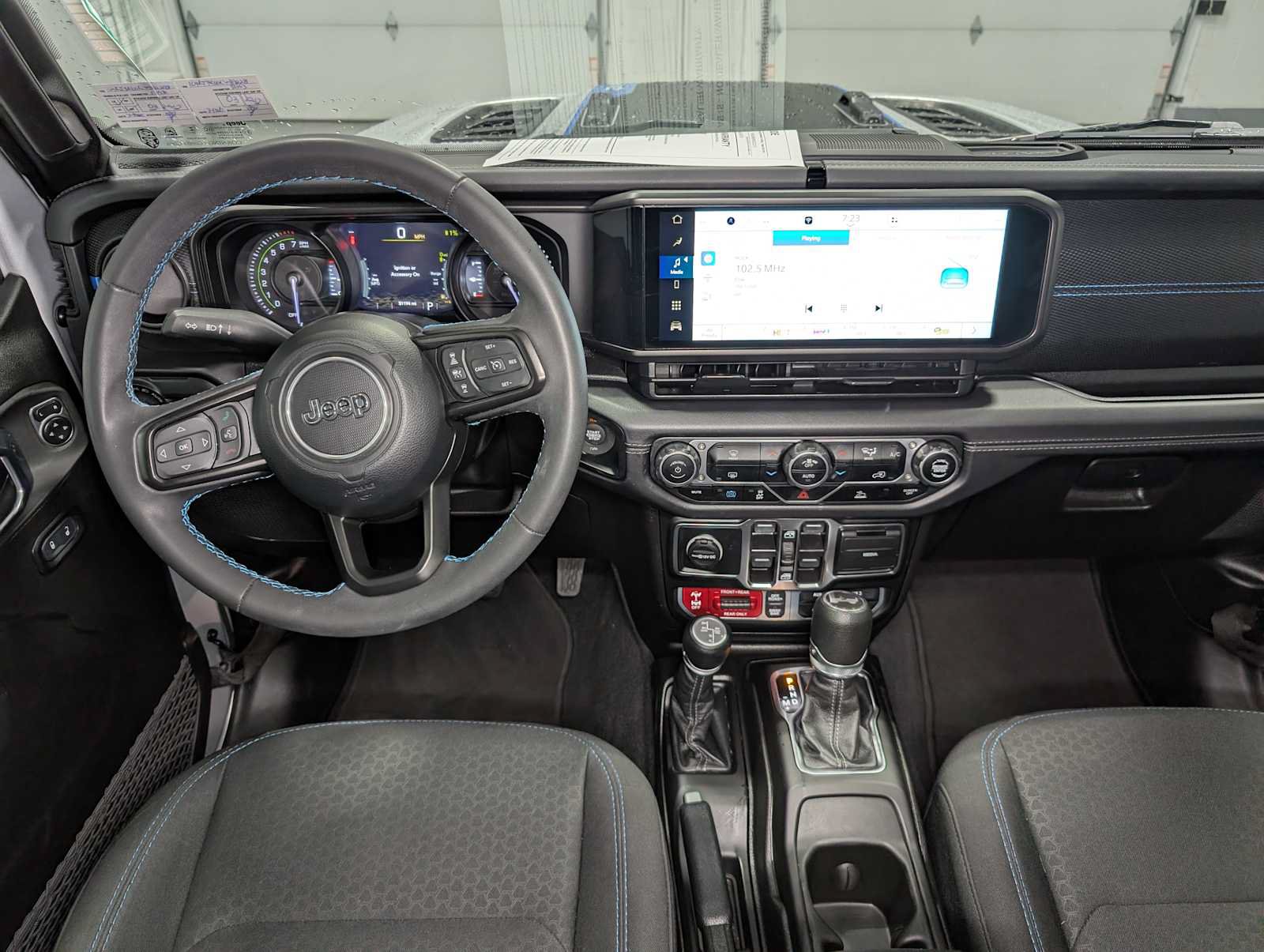 Used 2024 Jeep Wrangler Unlimited Rubicon 4xe AWD/4WD image 20