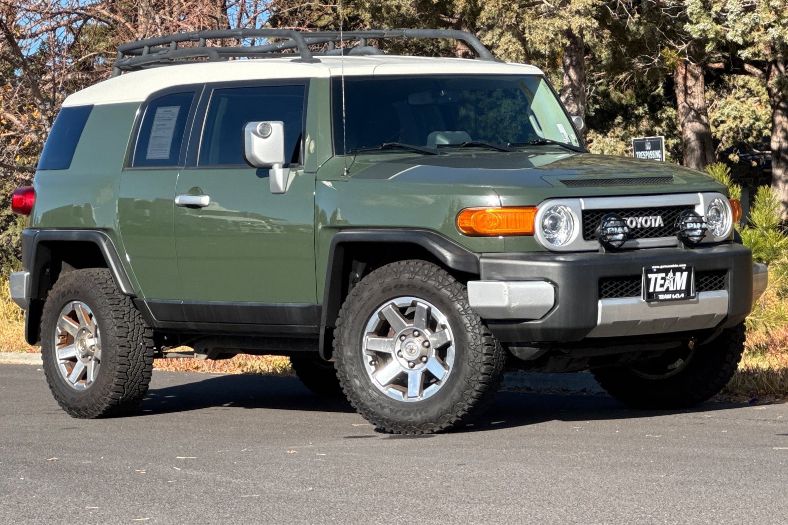 Used 2014 Toyota FJ Cruiser 4WD image 2
