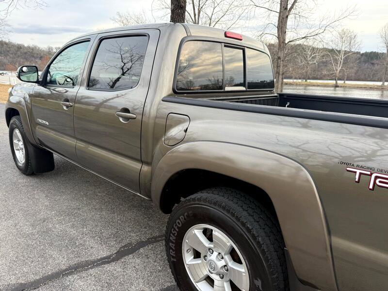 Used 2013 Toyota Tacoma Double Cab V6 4WD image 12