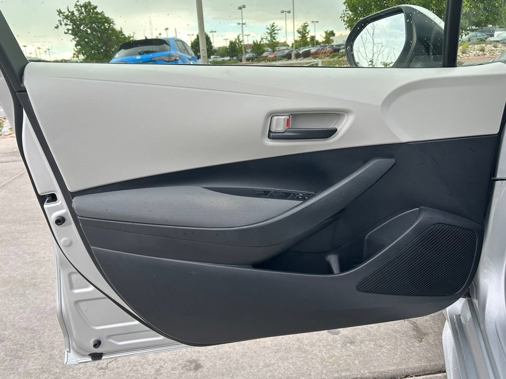 Used 2022 Toyota Corolla LE FWD image 21
