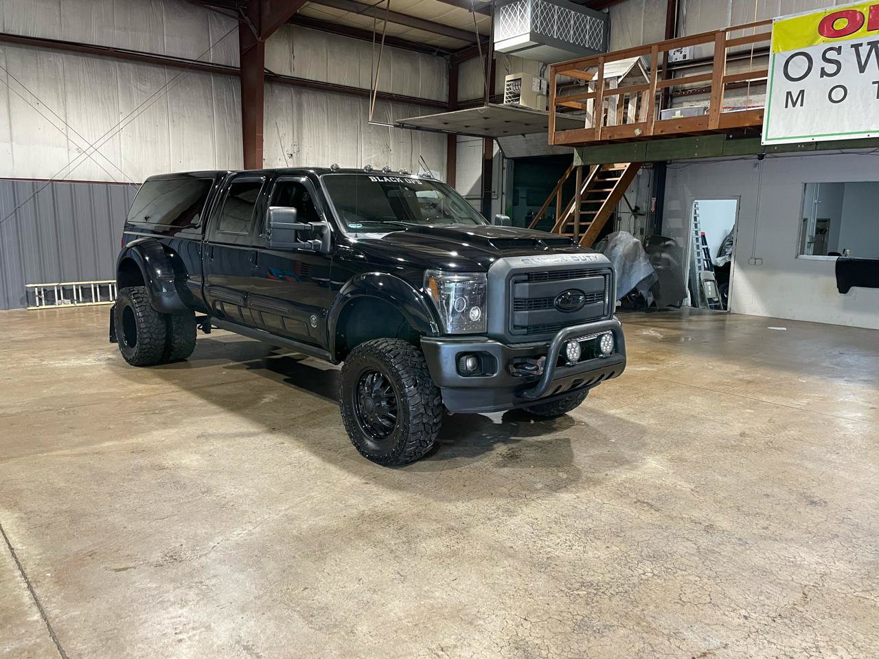 Used 2016 Ford F350 Lariat w/ Lariat Ultimate Package AWD/4WD image 4
