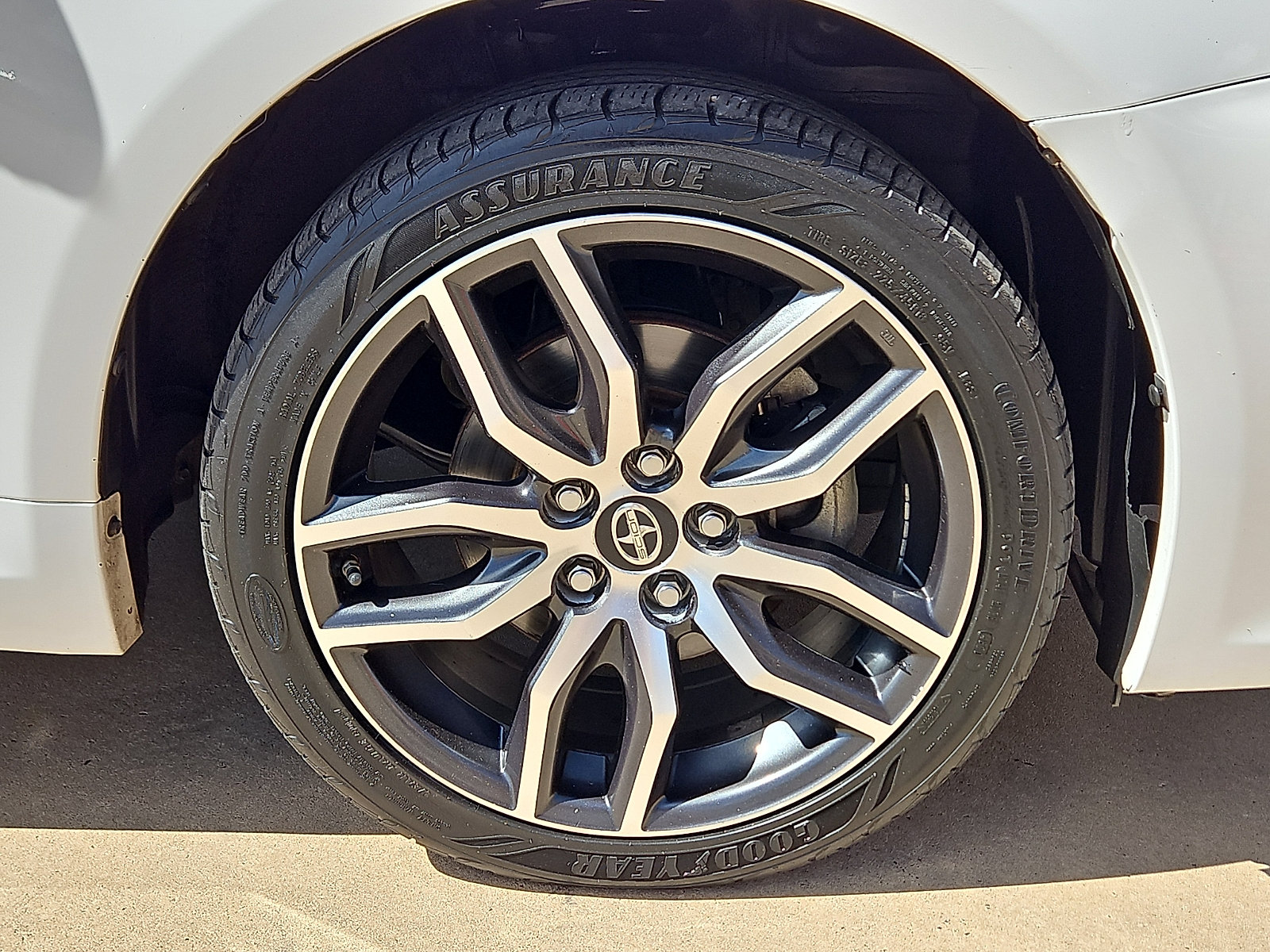 Used 2014 Scion tC FWD image 7