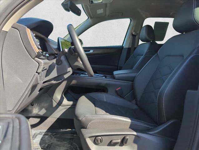 Used 2023 Volkswagen Tiguan SE R-Line FWD image 19