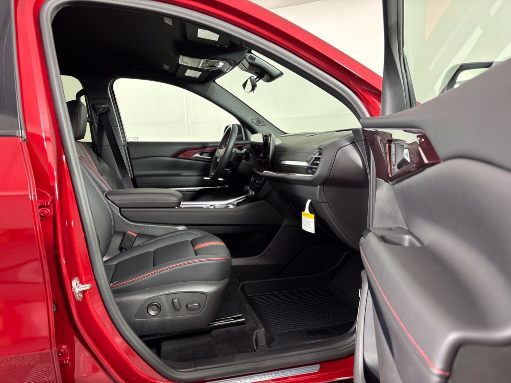 New 2027 Chevrolet Traverse RS w/ LPO, Floor Liner Package AWD/4WD image 8