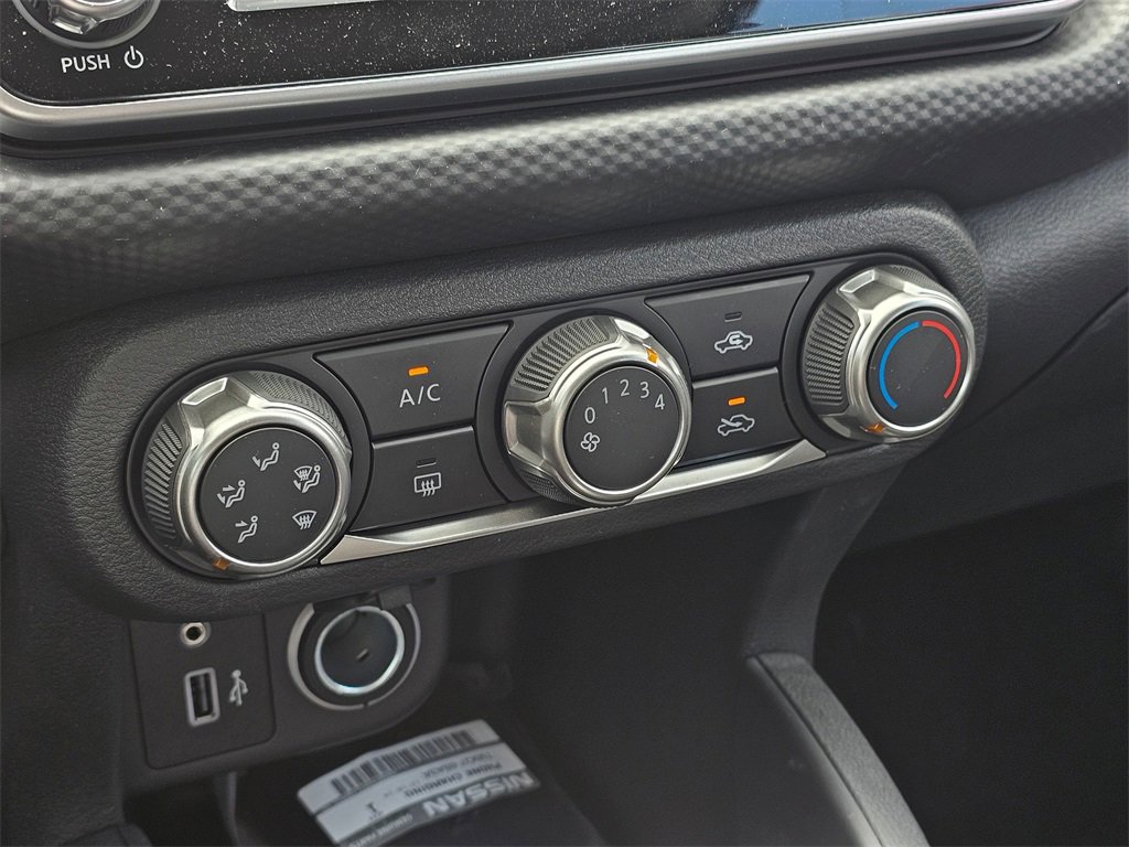 New 2025 Nissan Kicks Play S image 9