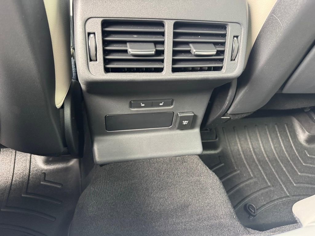 Used 2021 Land Rover Range Rover Velar R-Dynamic S image 11