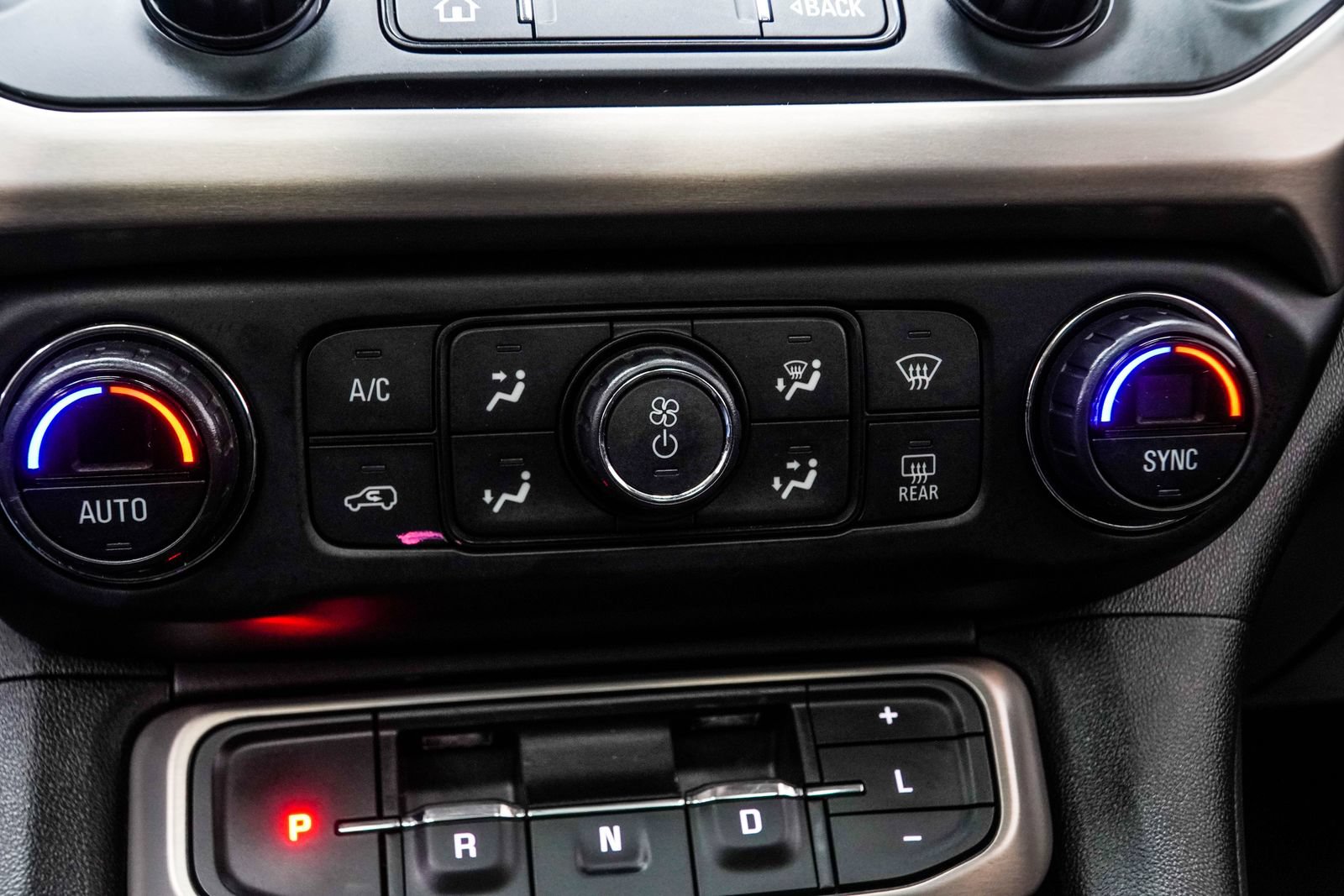 Used 2021 GMC Acadia Denali w/ Denali Technology Package FWD image 26