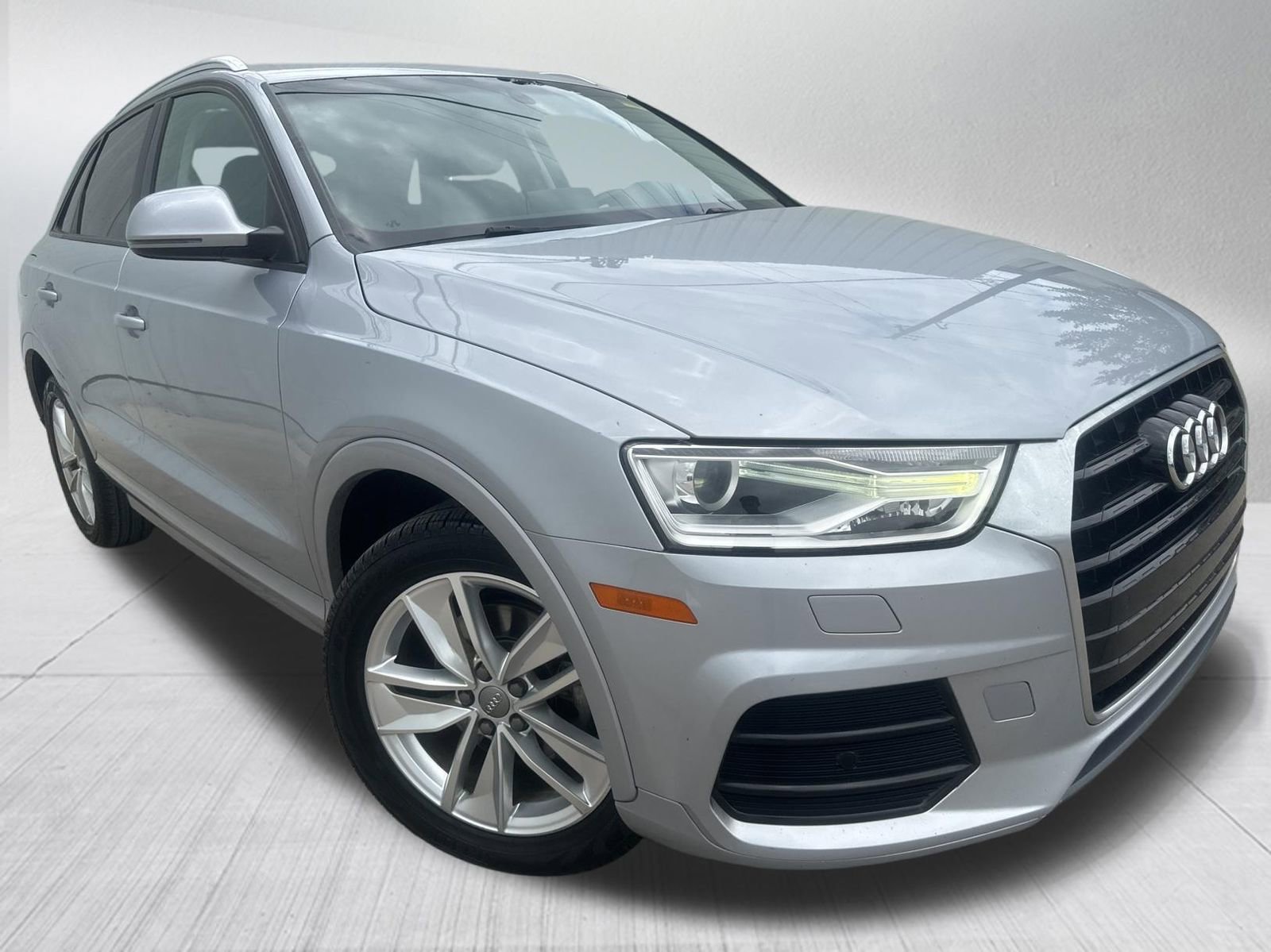 Used 2017 Audi Q3 2.0T Premium image 3