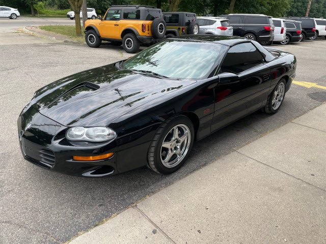 Used 2000 Chevrolet Camaro Z28 RWD image 3