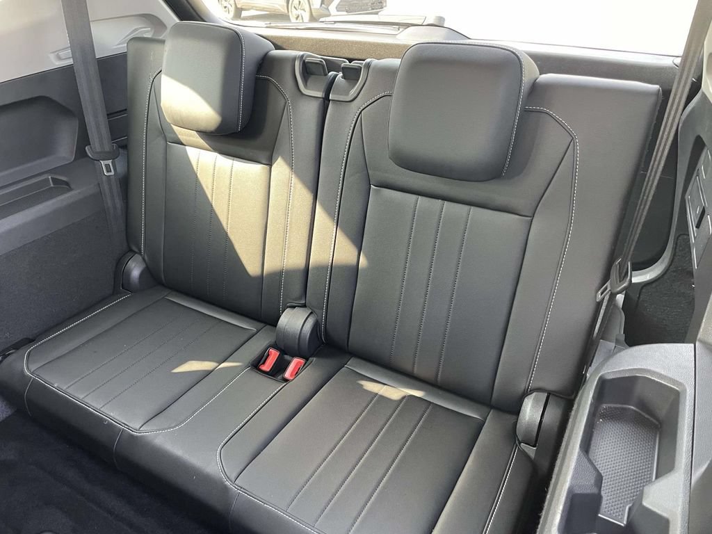 Certified 2023 Volkswagen Tiguan SE FWD image 16