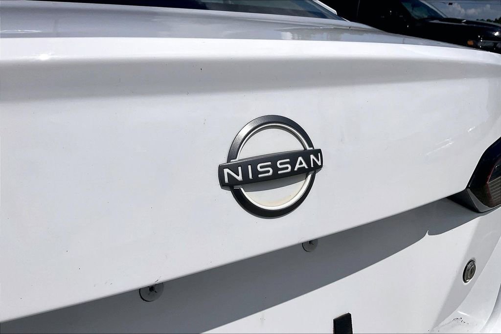 Used 2023 Nissan Versa S FWD image 27