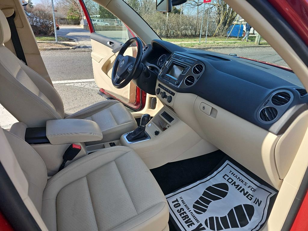 Used 2016 Volkswagen Tiguan S image 14