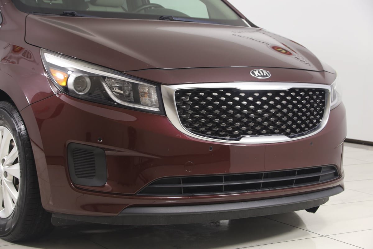 Used 2017 Kia Sedona LX w/ LX Essentials Premium Package FWD image 29