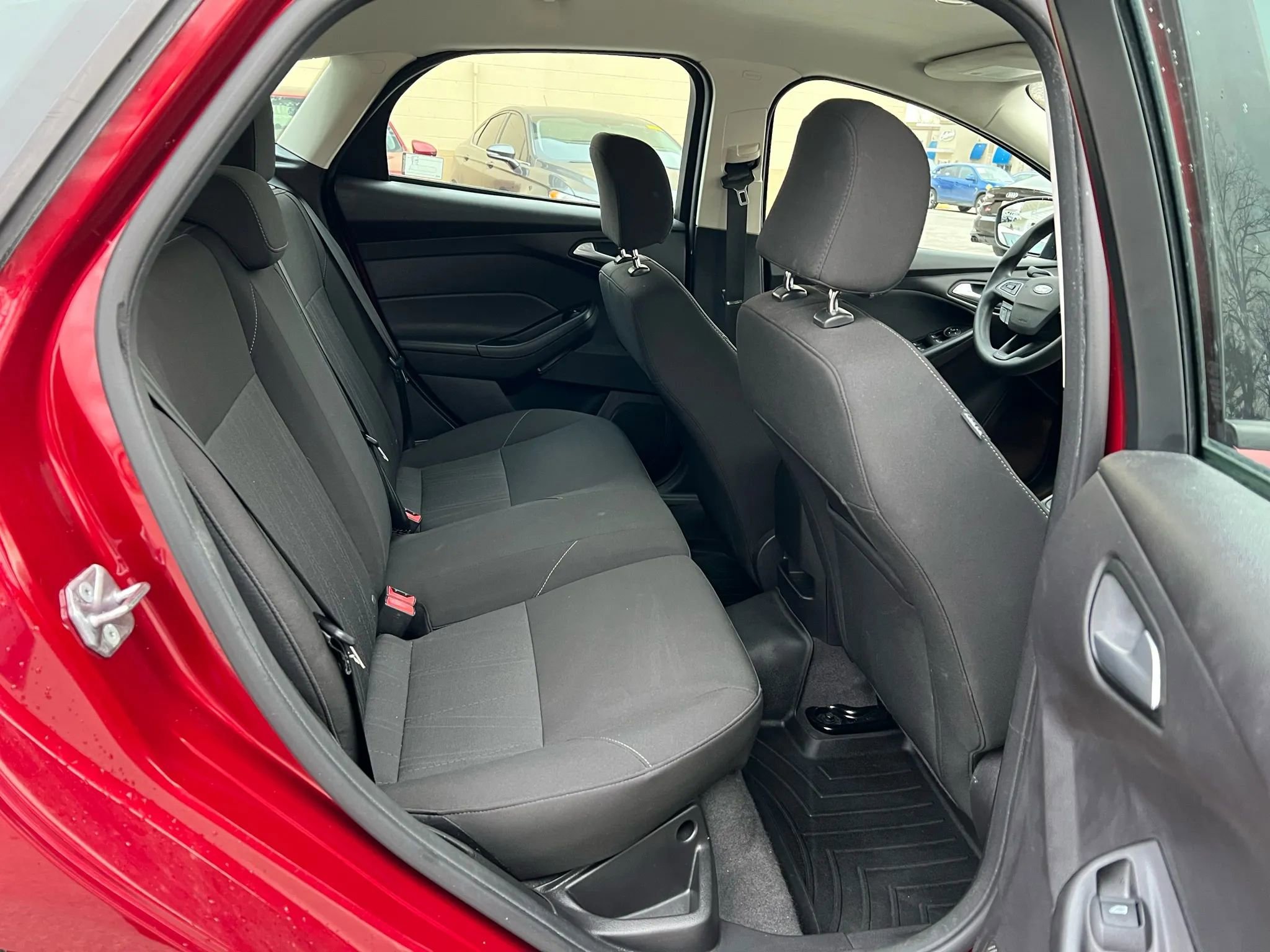 Used 2015 Ford Focus SE image 17