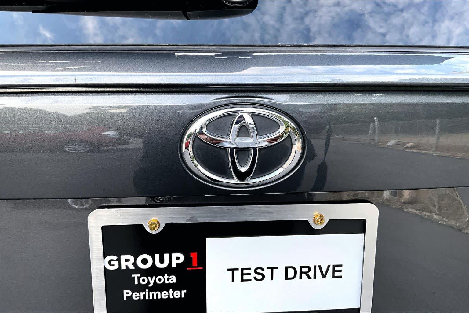 Certified 2025 Toyota RAV4 XLE FWD image 31
