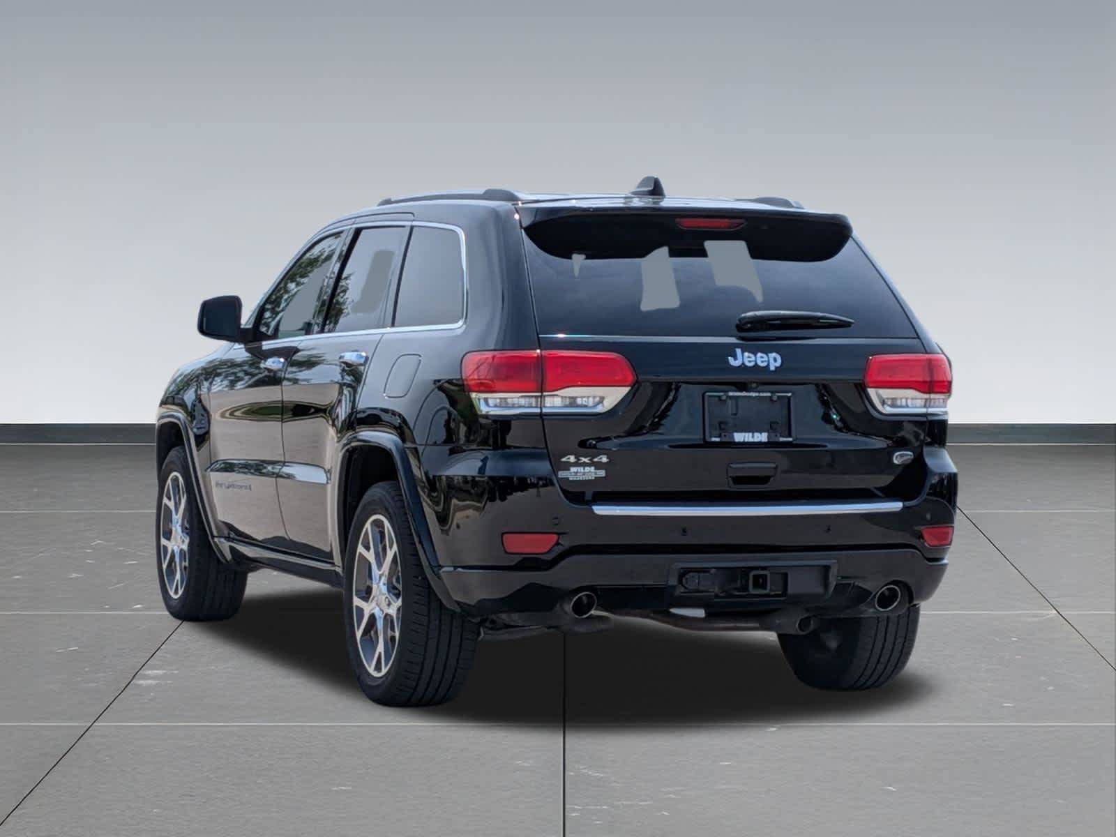 Used 2019 Jeep Grand Cherokee Overland AWD/4WD image 3