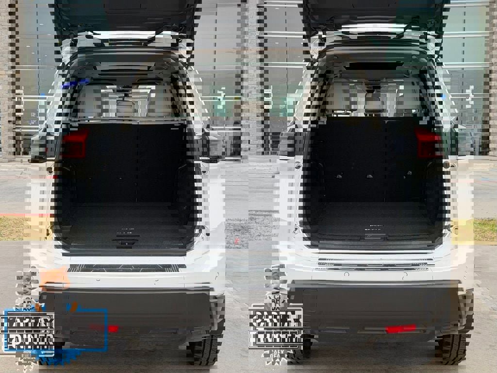 Used 2024 Nissan Rogue SV w/ SV Premium Package image 31