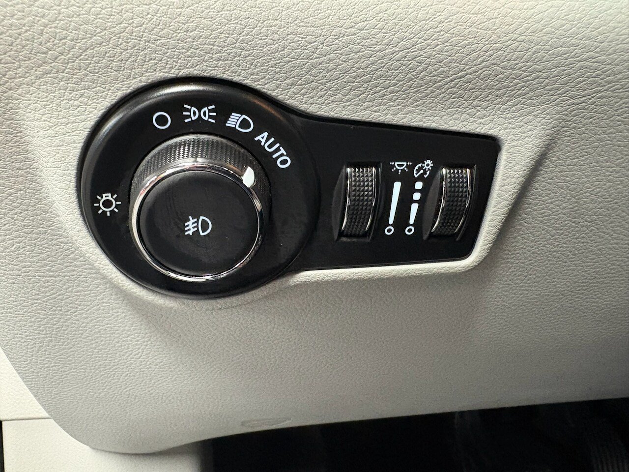Used 2022 Jeep Compass Latitude AWD/4WD image 12