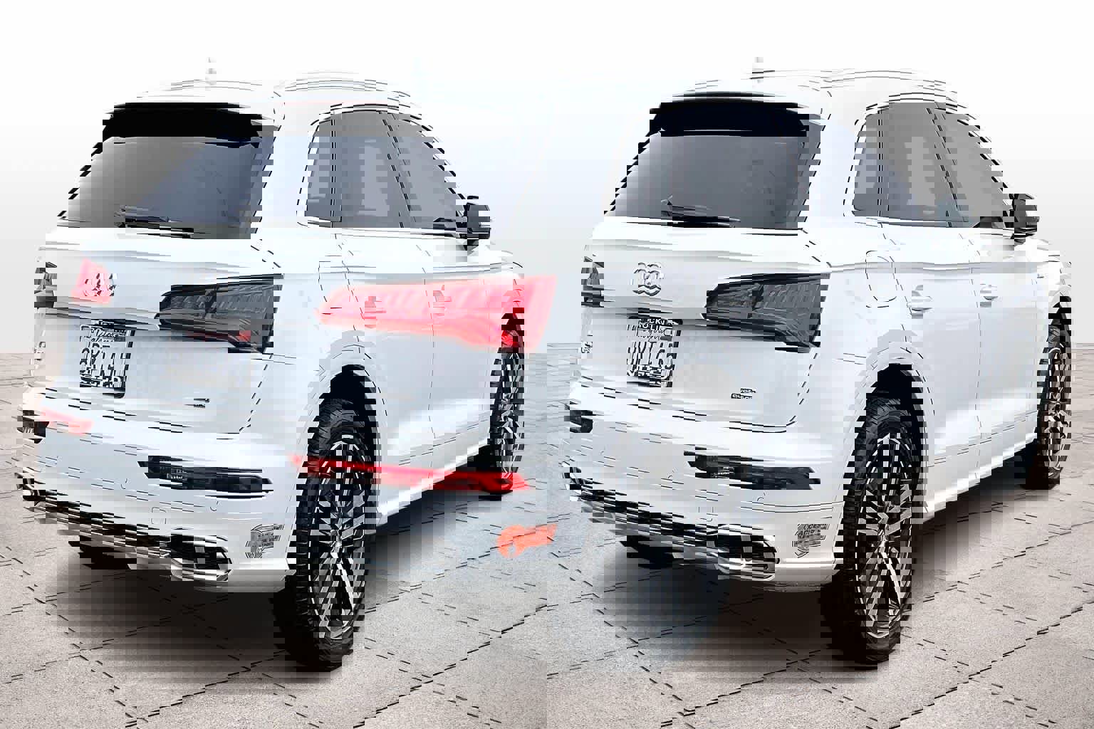 Used 2020 Audi Q5 e Premium Plus w/ Premium Plus Package image 16