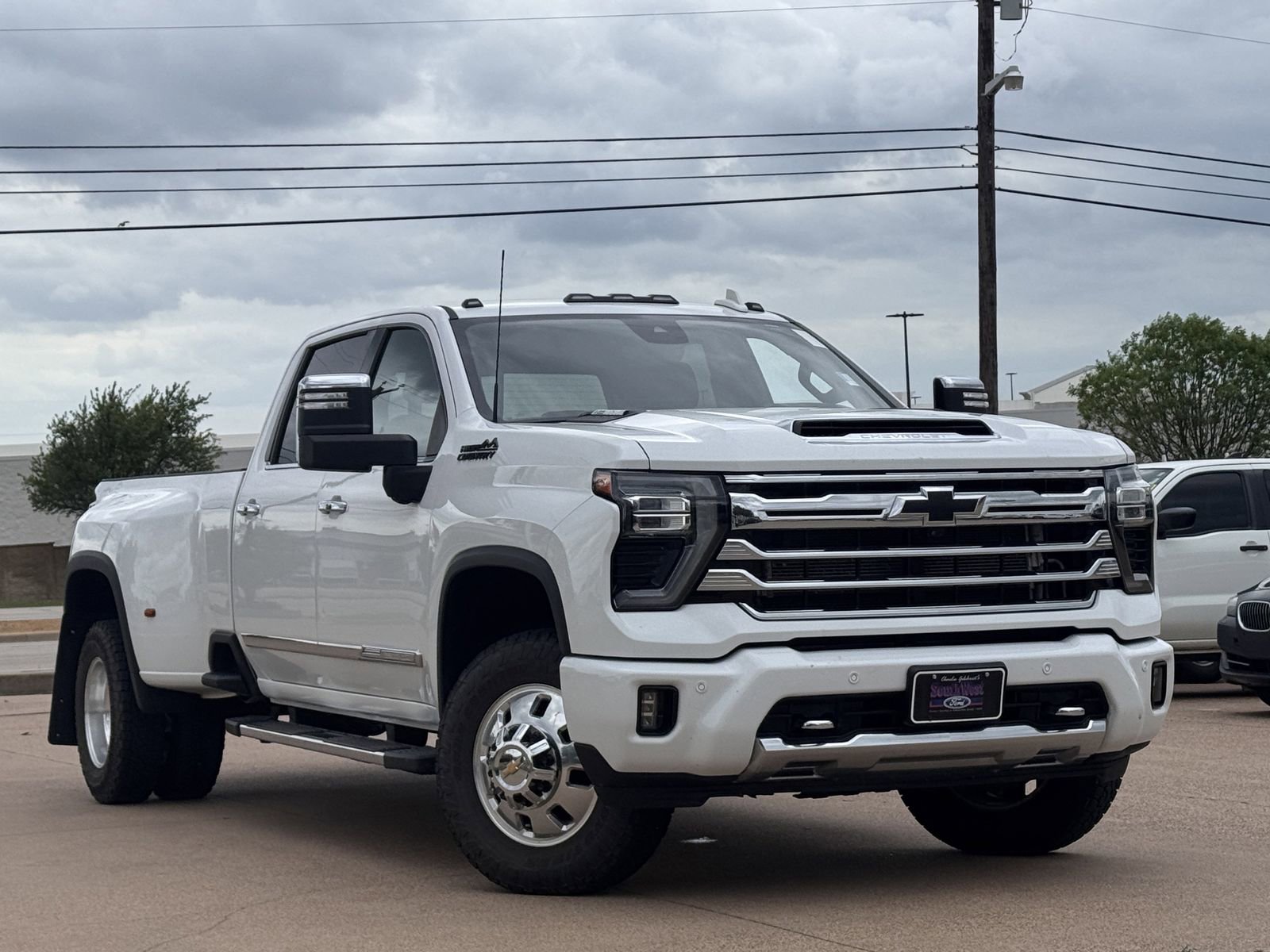 Used 2024 Chevrolet Silverado 3500 High Country AWD/4WD image 2