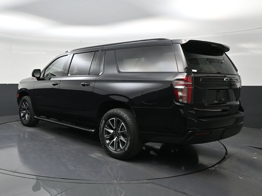 Used 2023 Chevrolet Suburban Z71 w/ Luxury Package AWD/4WD image 3