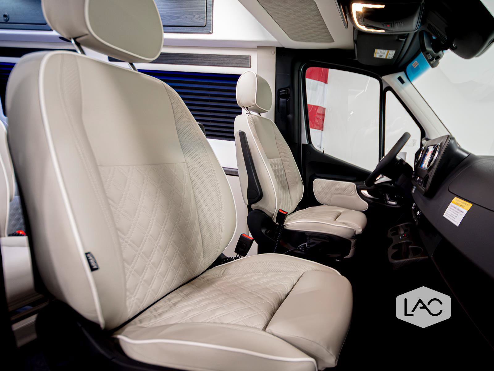 Used 2025 Mercedes-Benz Sprinter 3500 image 23