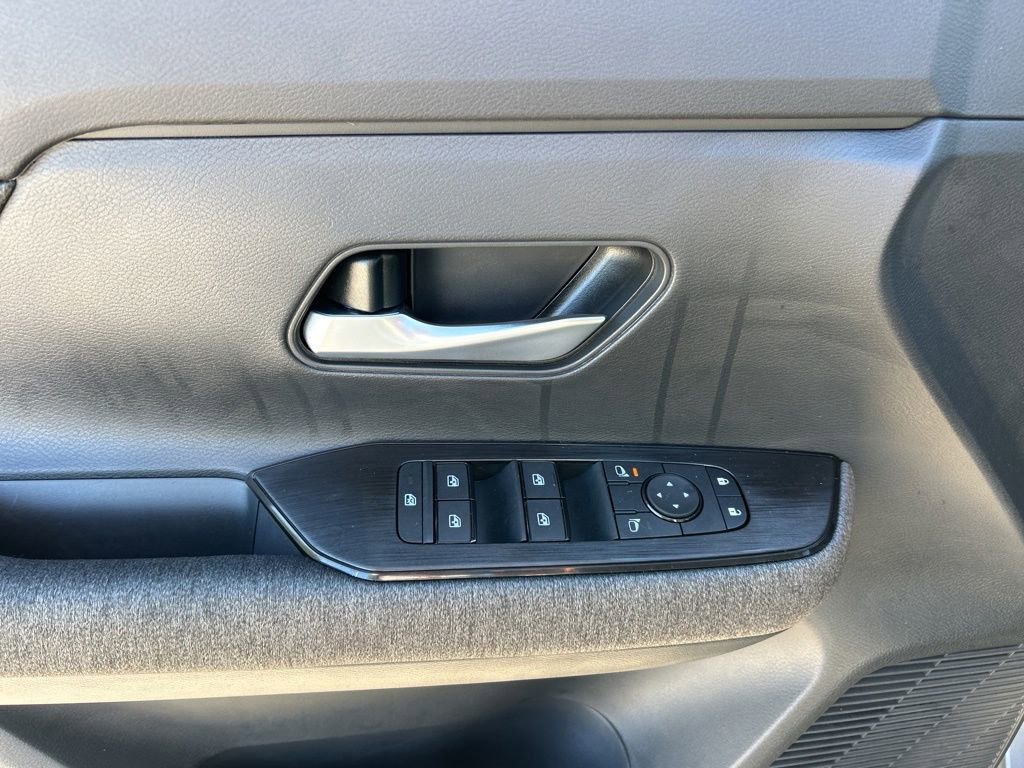 New 2026 Nissan Kicks SV w/ Charging Package FWD image 18