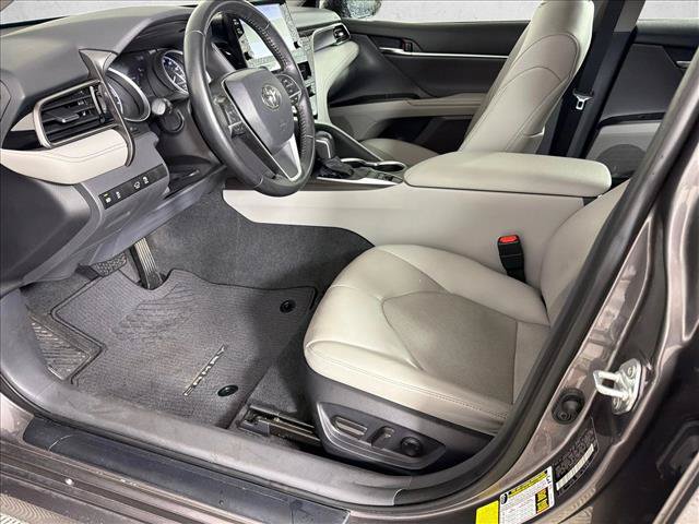 Used 2022 Toyota Camry XLE FWD image 9