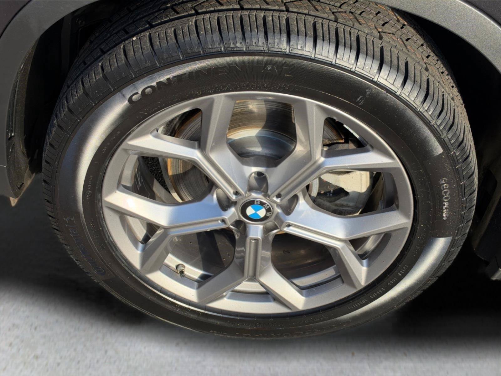 Used 2024 BMW X4 xDrive30i w/ Parking Assistance Package AWD/4WD image 14