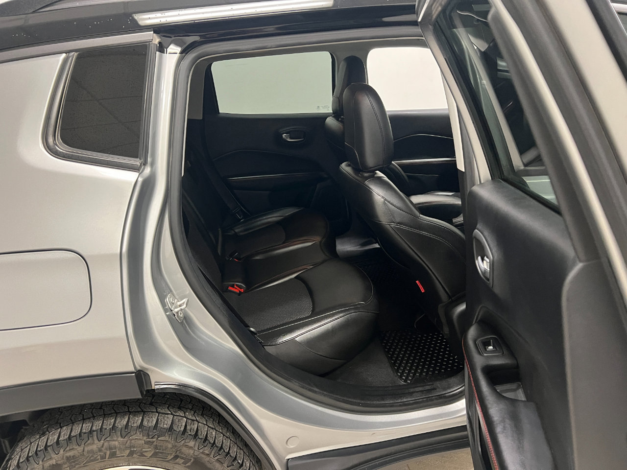 Used 2021 Jeep Compass Trailhawk w/ Convenience Group image 38