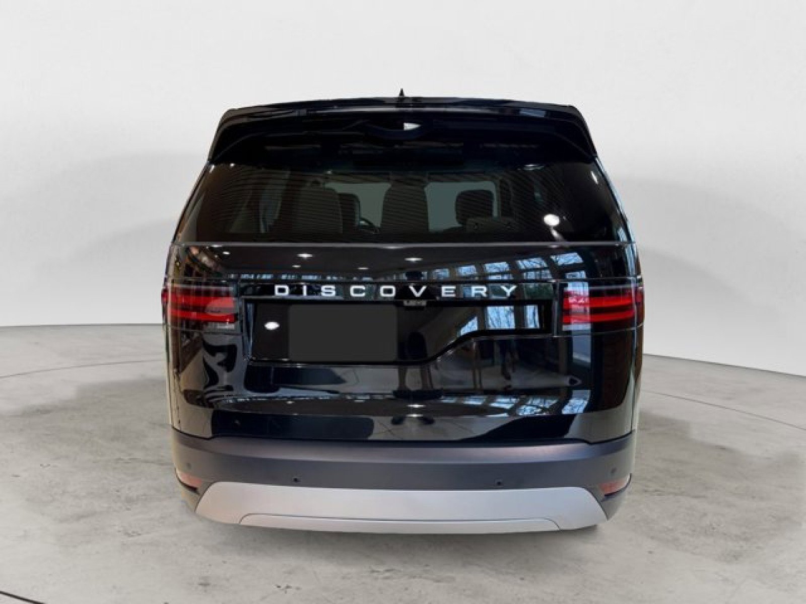Certified 2024 Land Rover Discovery S image 4