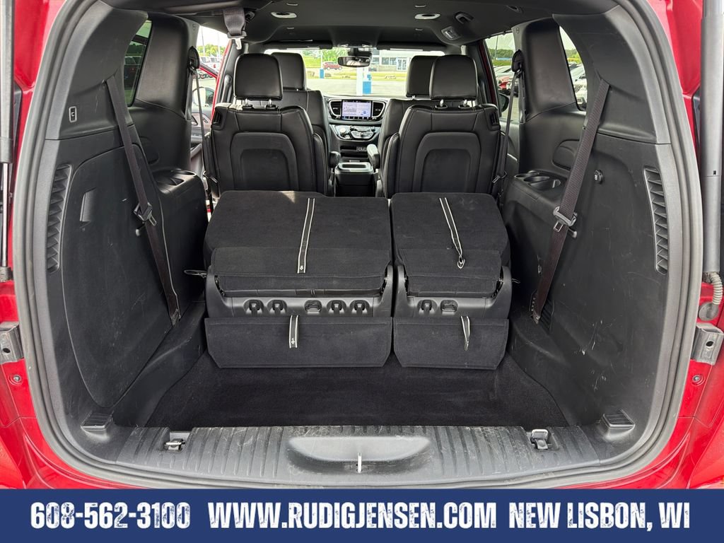 Used 2025 Chrysler Pacifica Select FWD image 21