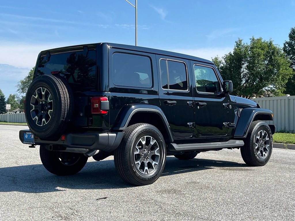 Used 2025 Jeep Wrangler Unlimited Sahara AWD/4WD image 7