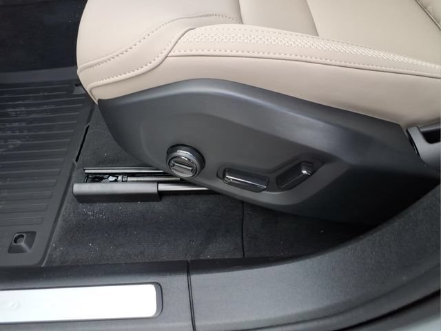 New 2026 Volvo XC60 B5 Plus w/ Protection Package Premier AWD/4WD image 16