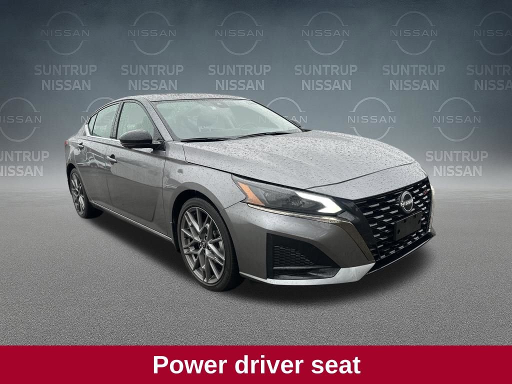 Used 2024 Nissan Altima 2.0 SR image 9