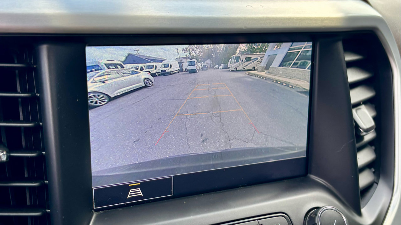 Used 2021 GMC Acadia SLT AWD/4WD image 26