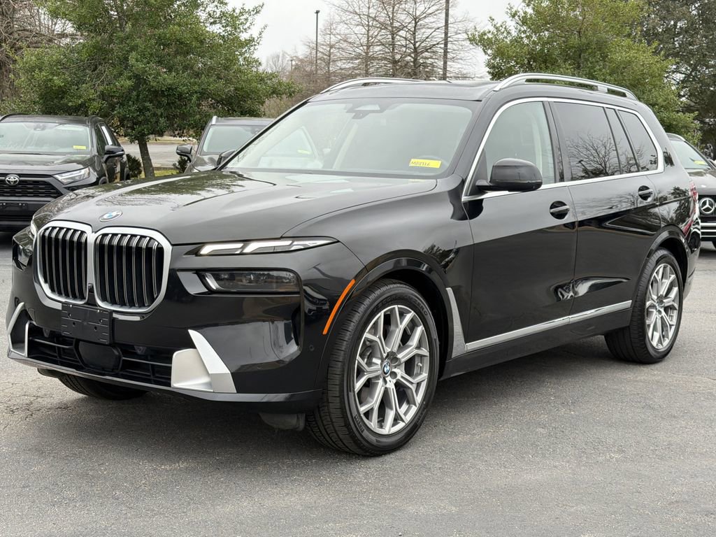 Used 2025 BMW X7 xDrive40i w/ Premium Package image 7